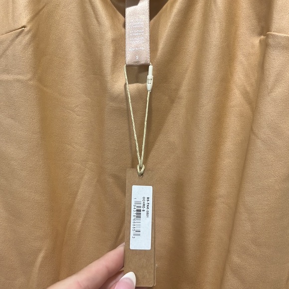 Never worn skims bodysuit - Picture 2 of 3